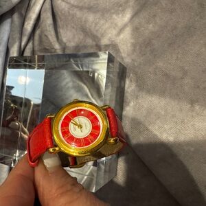 Guess vintage 1990 red‎ leather stainless steel ladies watch!